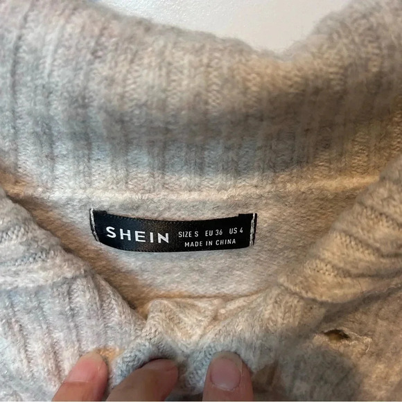 SHEIN sweater. NWOT. Size small - Picture 3 of 3